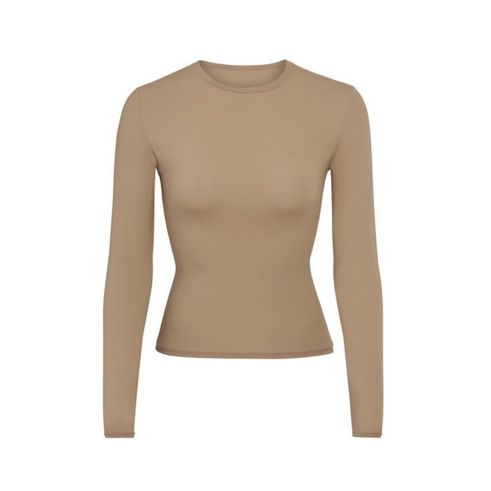 SKIMS
Fits Everybody Long Sleeve T-Shirt / desert